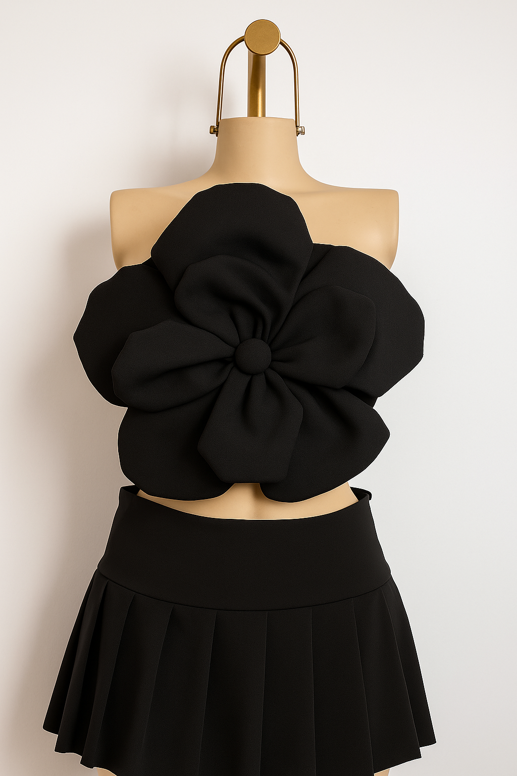 Top Strapless Lulu con Flor 3D en Relieve – Negro - Imagen 2