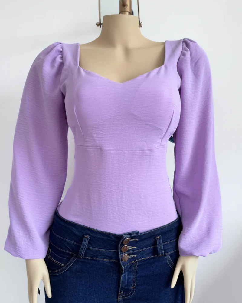 Blusa Eliana con Mangas Largas y Lazo en la Espalda