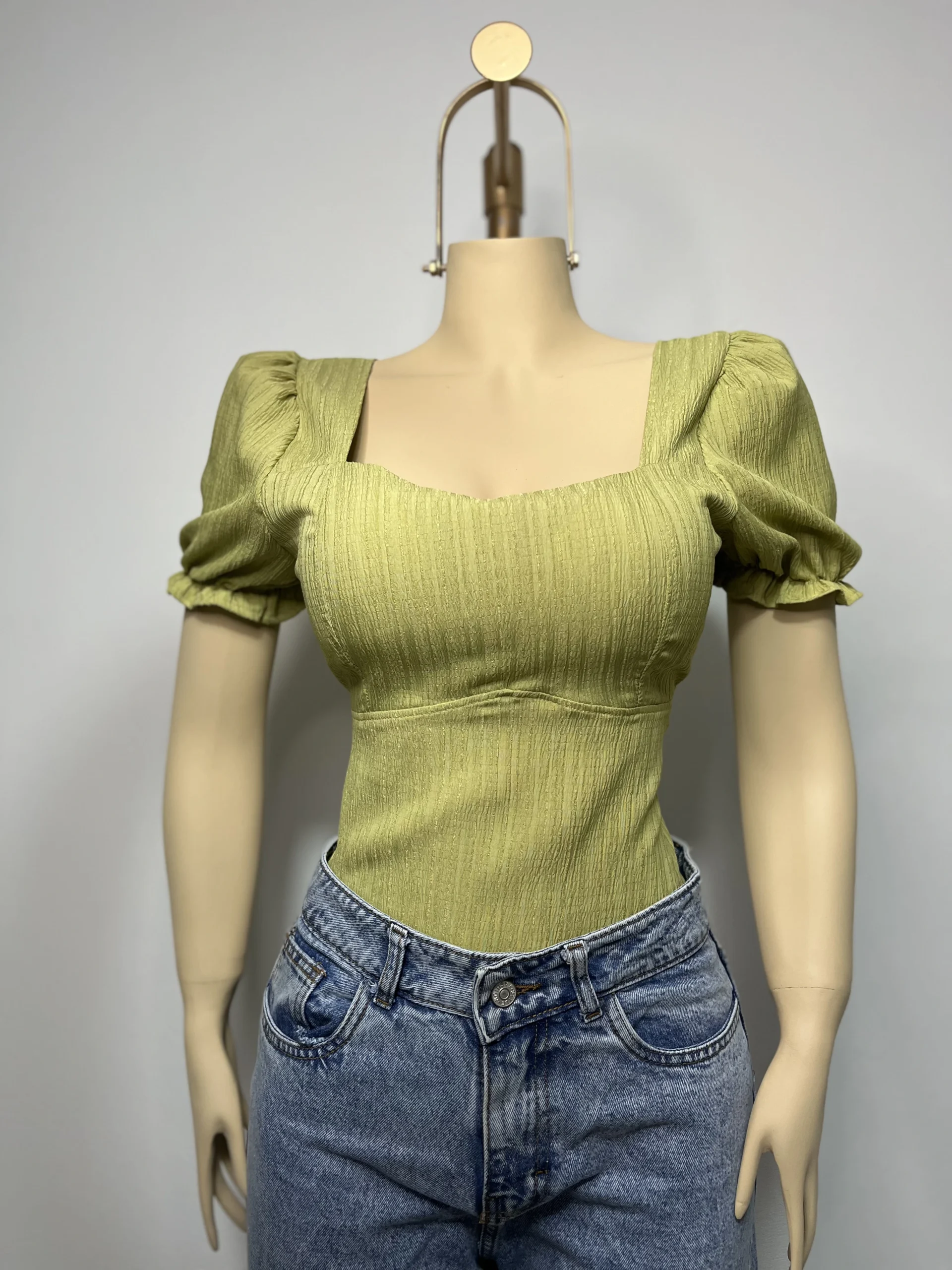 Blusa Delta Texturizada con Escote Cuadrado y Mangas Abullonadas