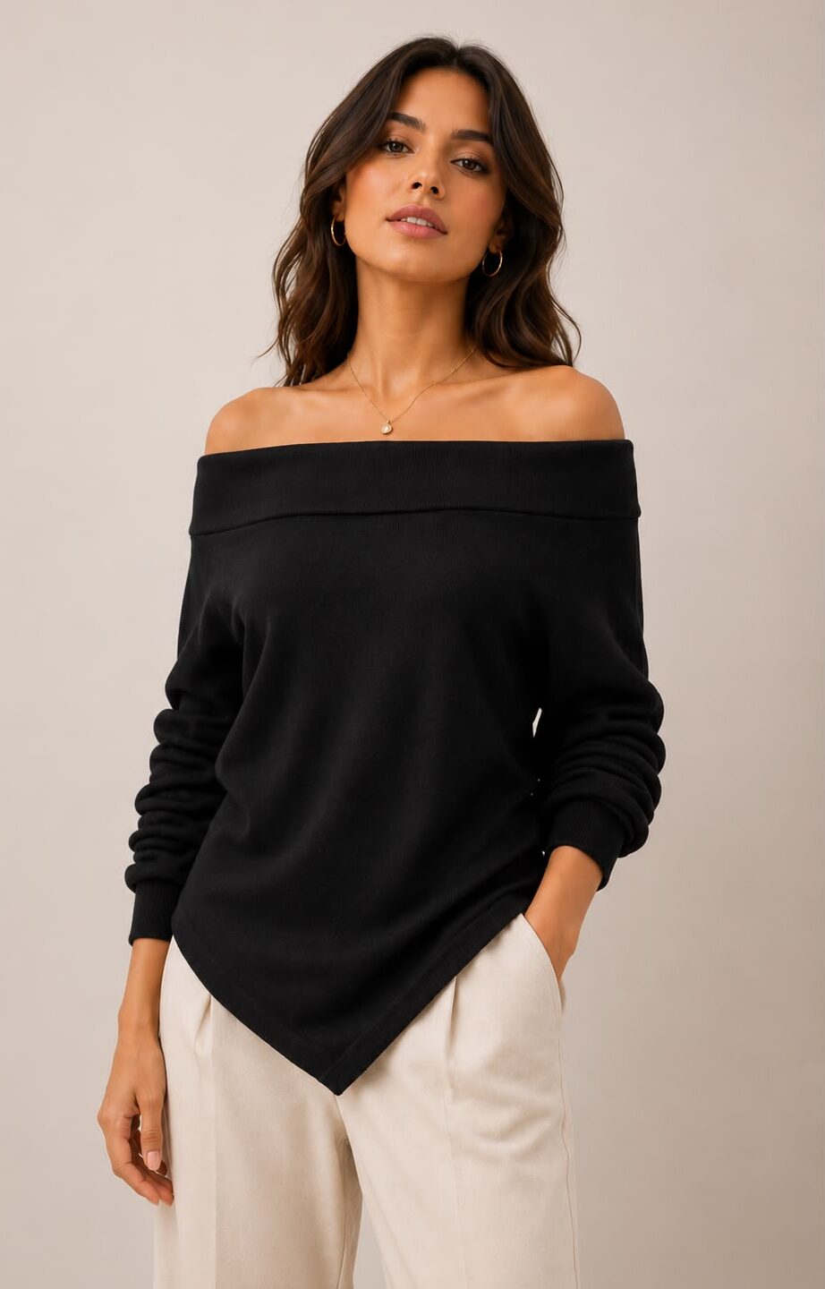Chompa Off Shoulder Ojal- Negro